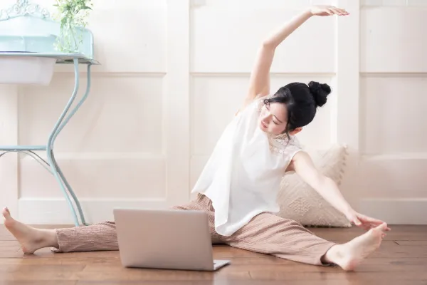 女性のストレッチ