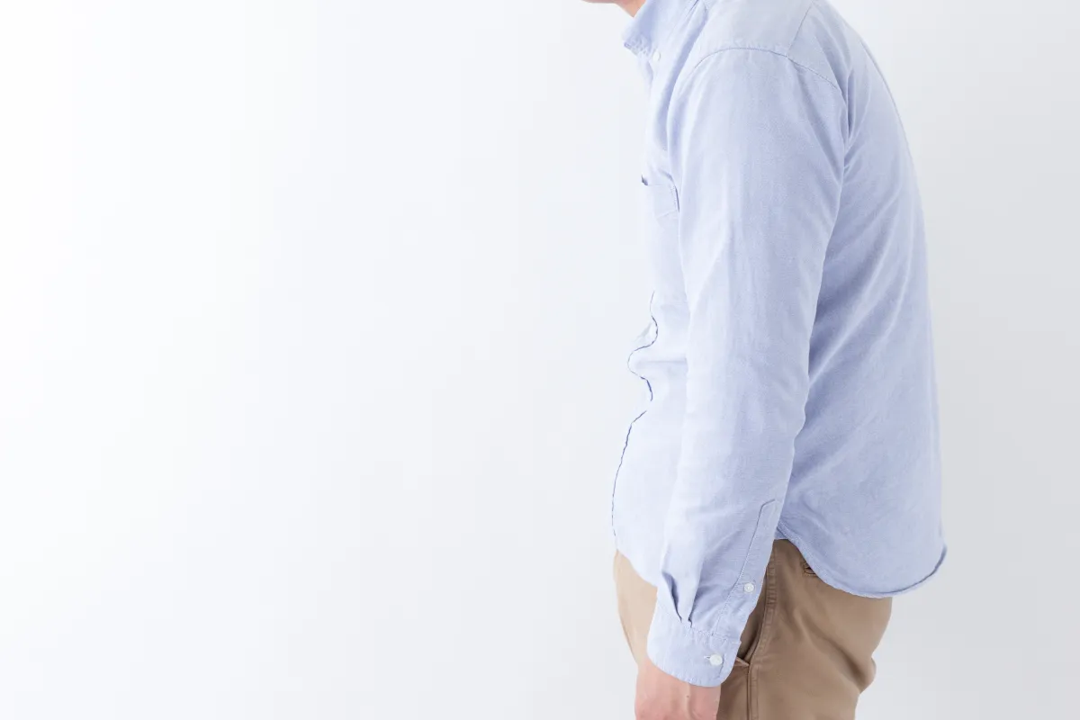 不良姿勢な男性