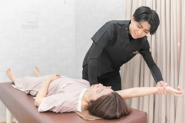 東京にある「日本橋八重洲接骨院」の脱臼への施術